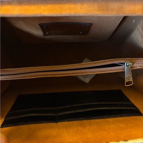 Patricia Nash Black and Cream Newspaper Print Crossbody Bag - Picture 6 of 9